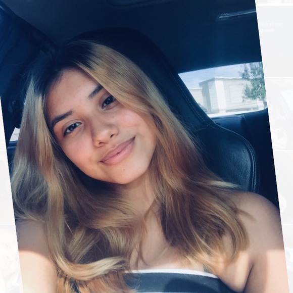 Meet your Posher, Stephanie - Picture 1 of 1